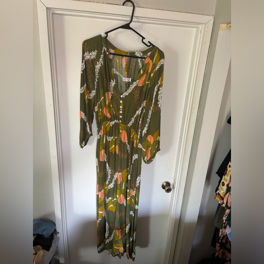 Ava sky jumper, size medium, EUC